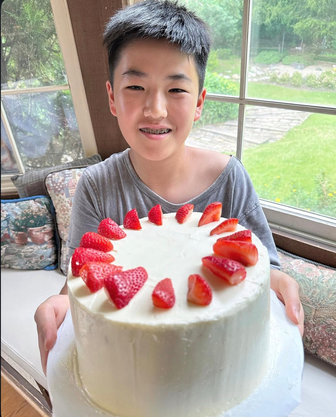 Summer Strawberry Cake